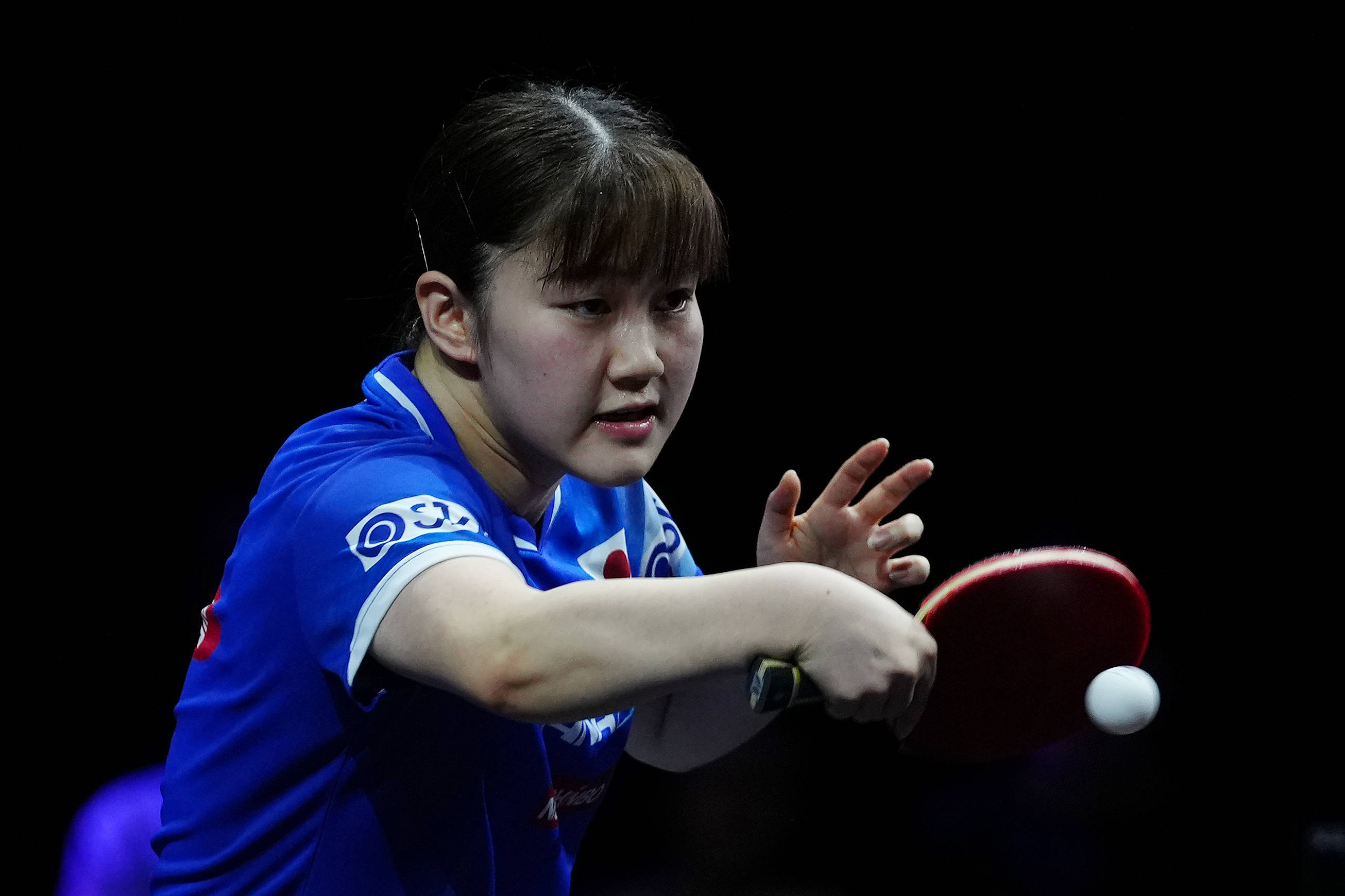 她以优异的 她以优异的