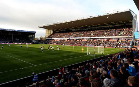 亲临赛场 亲临赛场