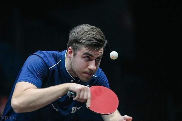 目光再次聚 目光再次聚